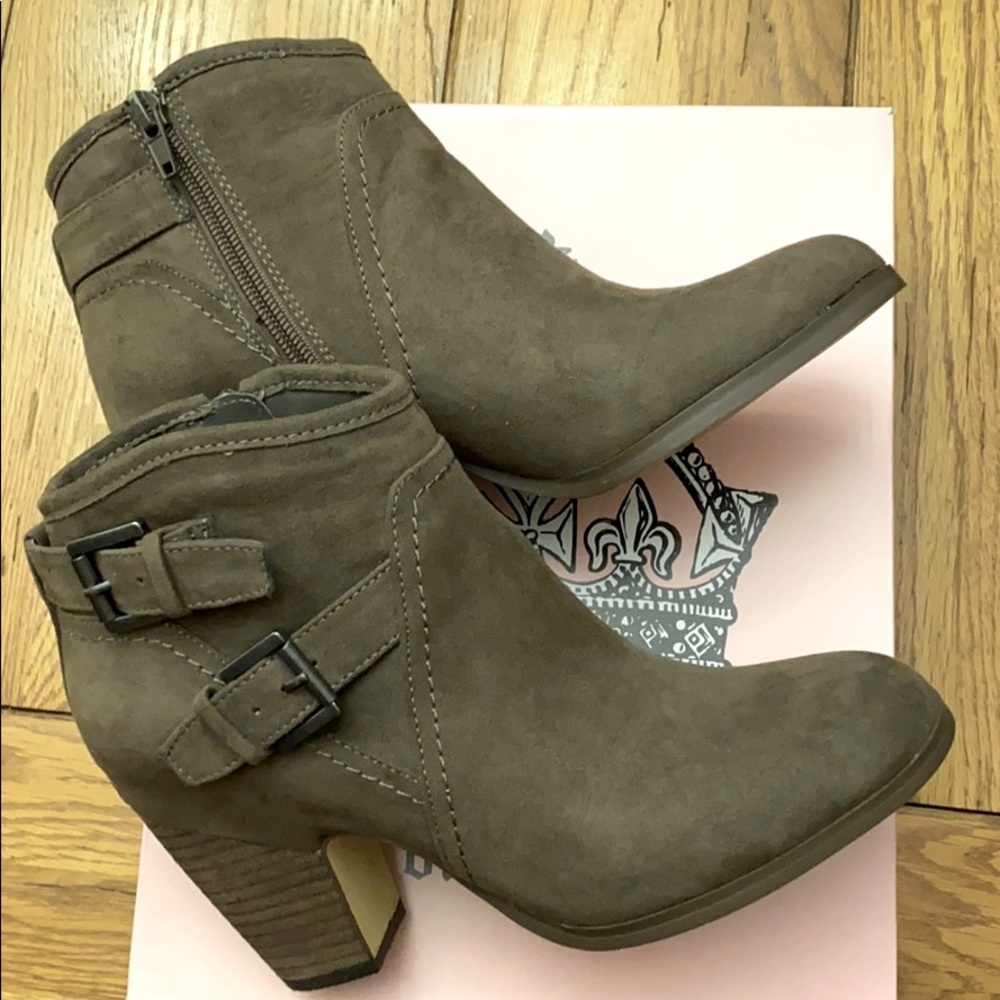 Womens suede leather boots